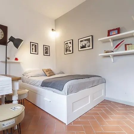 Pitti Flat Apartment
